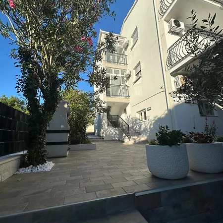 Apartment Regius White