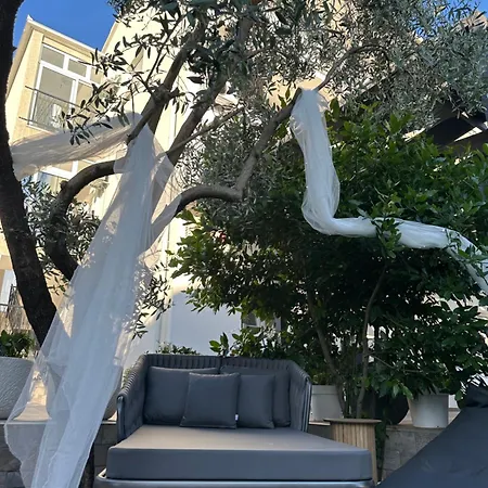 Apartman Regius White