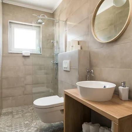 Regius White Trogir