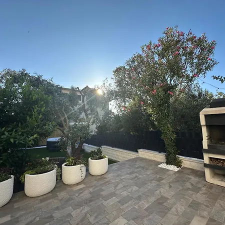 Regius White Τρογκίρ