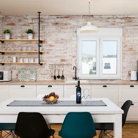 Regius White Apartament