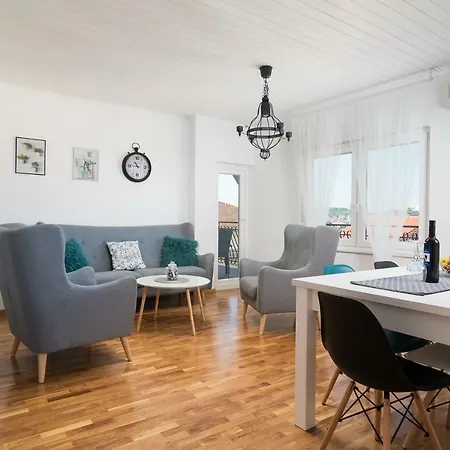 Regius White * Τρογκίρ